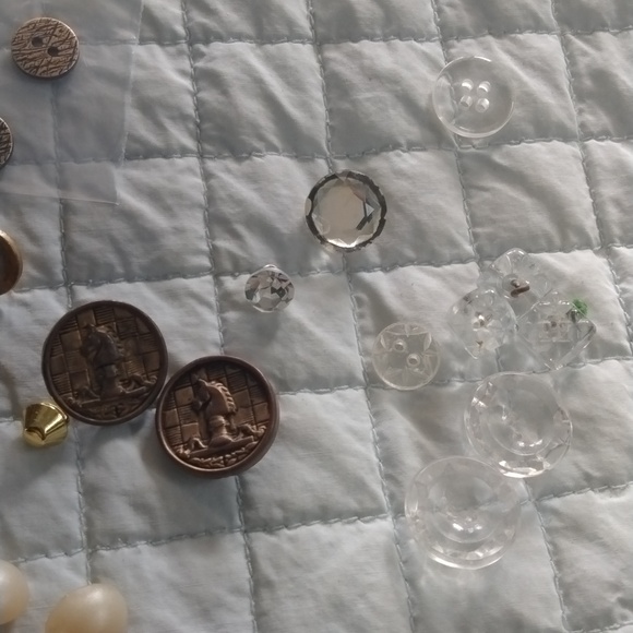 Vintage Buttons - Picture 14 of 14